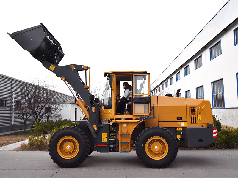 Incarcator pe pneuri HT833