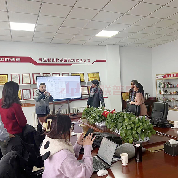 Οι πελάτες φρούτων καρύδας στην Ινδονησία έρχονται στην εταιρεία μας για τεχνική ανταλλαγή