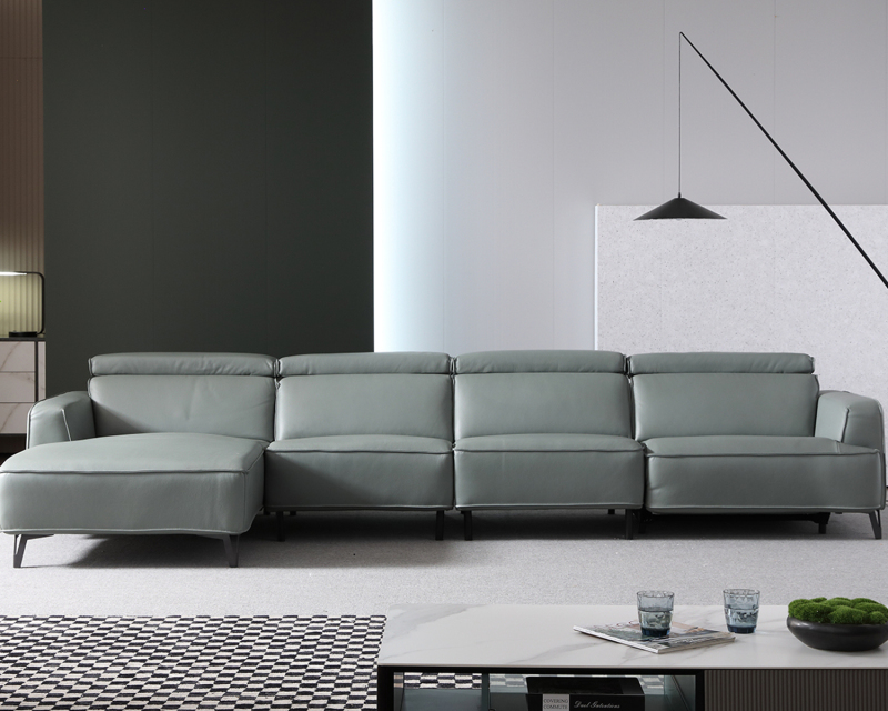 Sofá-chaise de couro com pés de metal