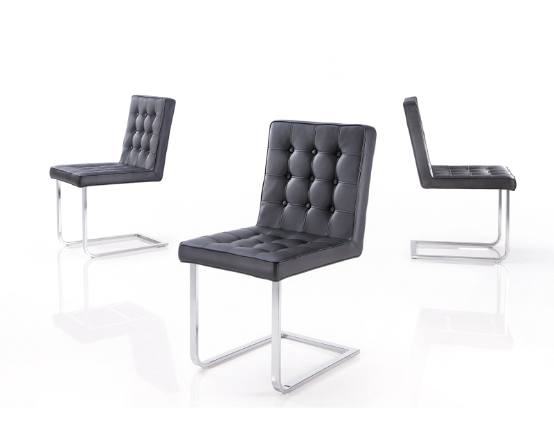 Cadeiras de jantar acolchoadas com assento de couro preto e botões tufados