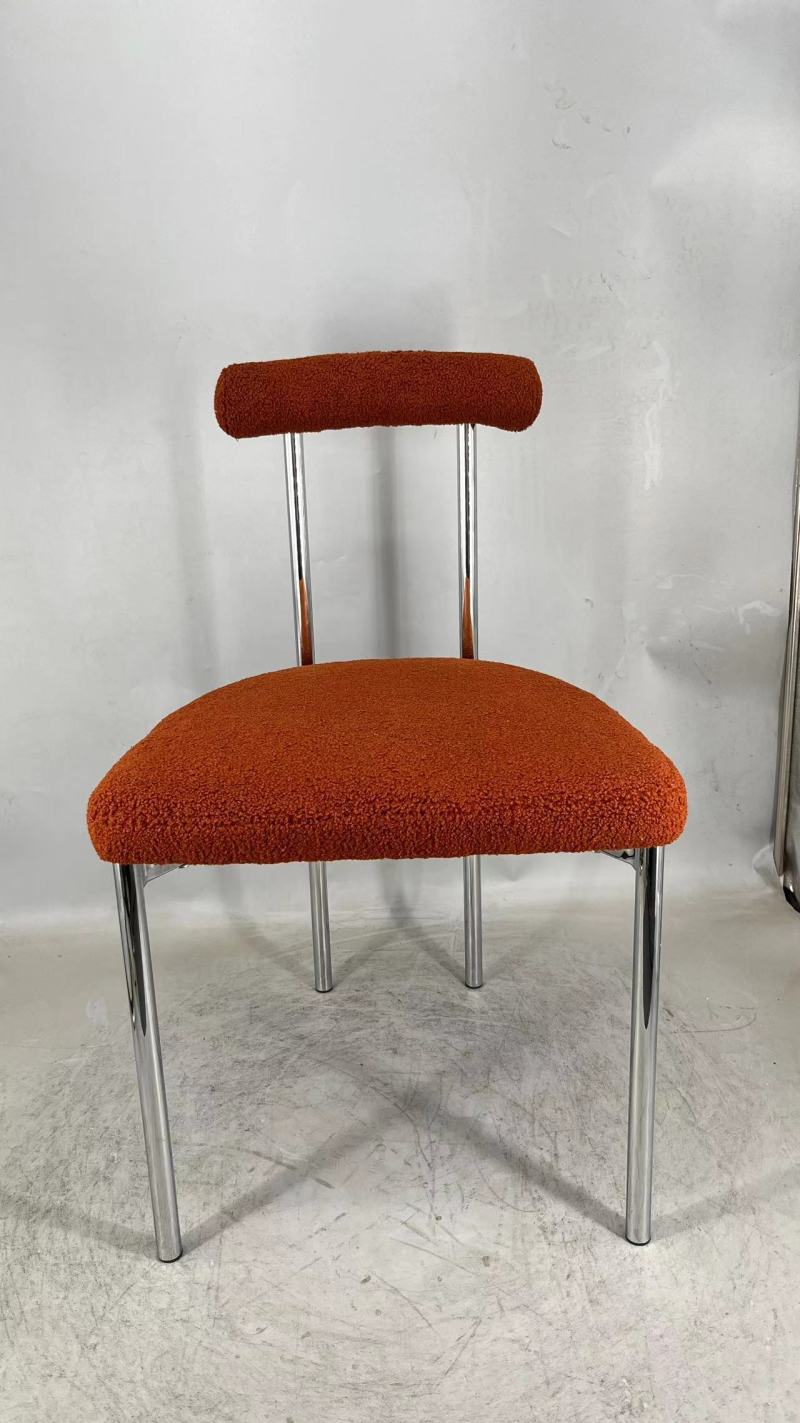 Chaise de salle à manger en tissu pelucheux plaqué argent – ​​Élégance et confort modernes
