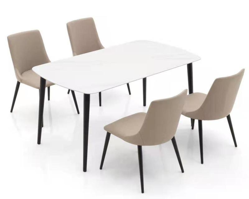 Table rectangulaire moderne avec pieds en métal et surface en dalle durable