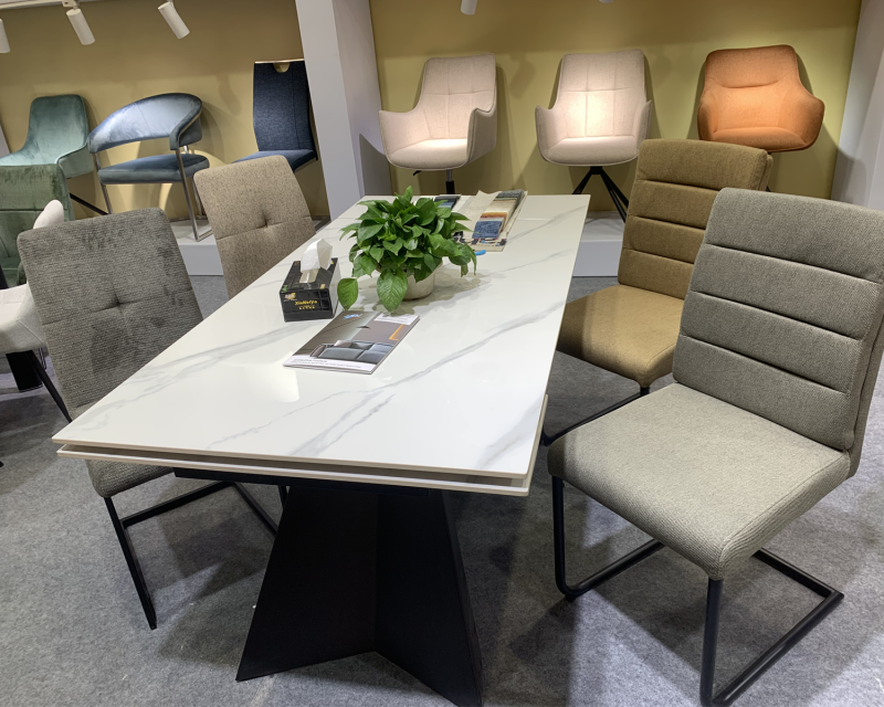 Timeless Luxury for Modern Living Elegant Extendable Dining Table