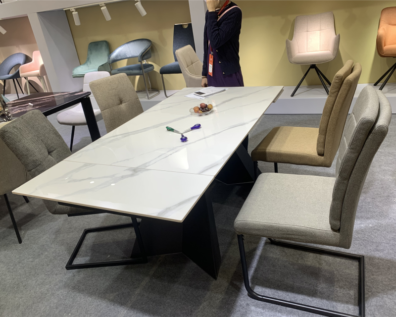 Timeless Luxury for Modern Living Elegant Extendable Dining Table