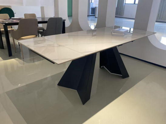 Timeless Luxury for Modern Living Elegant Extendable Dining Table