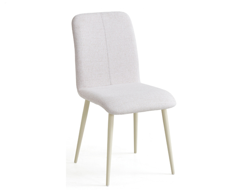 Chaise de salle à manger suspendue élégante avec pieds en fer peints en poudre noire