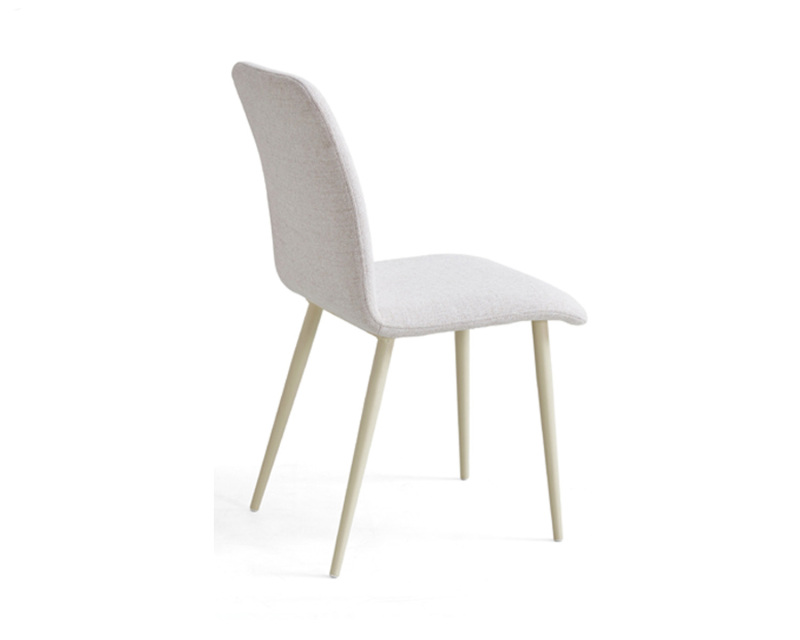 Chaise de salle à manger suspendue élégante avec pieds en fer peints en poudre noire