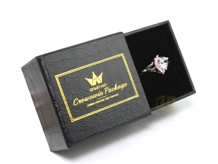 Why branded jewelry packaging always be paper drawer boxes?