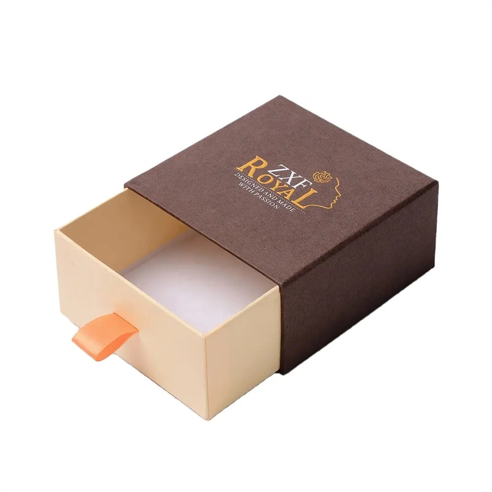 Paper gift boxes