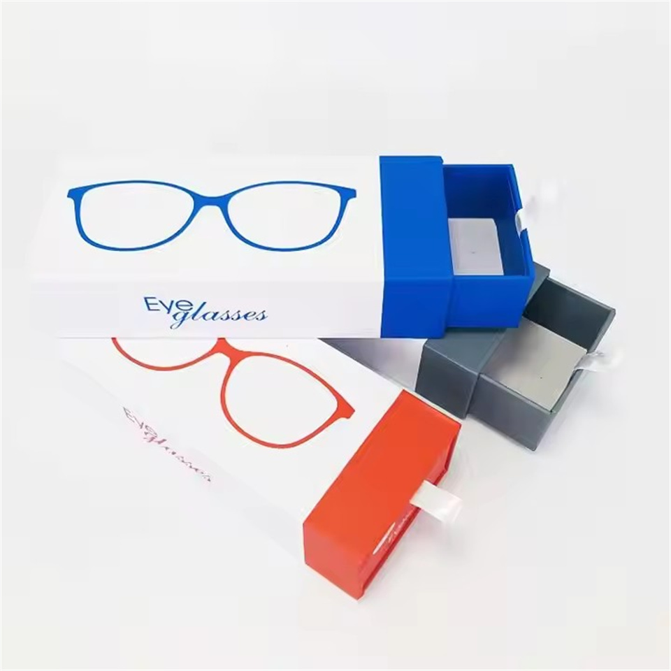 Eyewear packaging