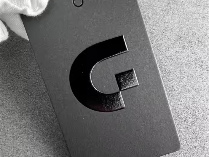 We are making sure that luxury printed textures hangtags will elevate your branded bags or clothings