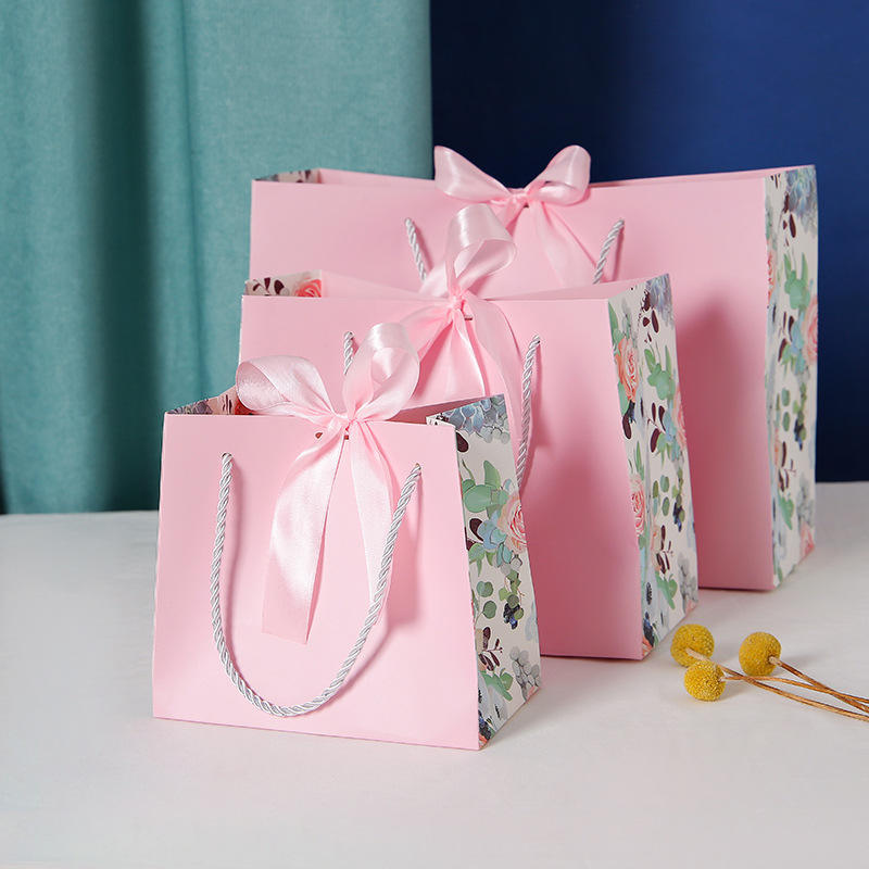 Luxury paper bag Luxury paper bag