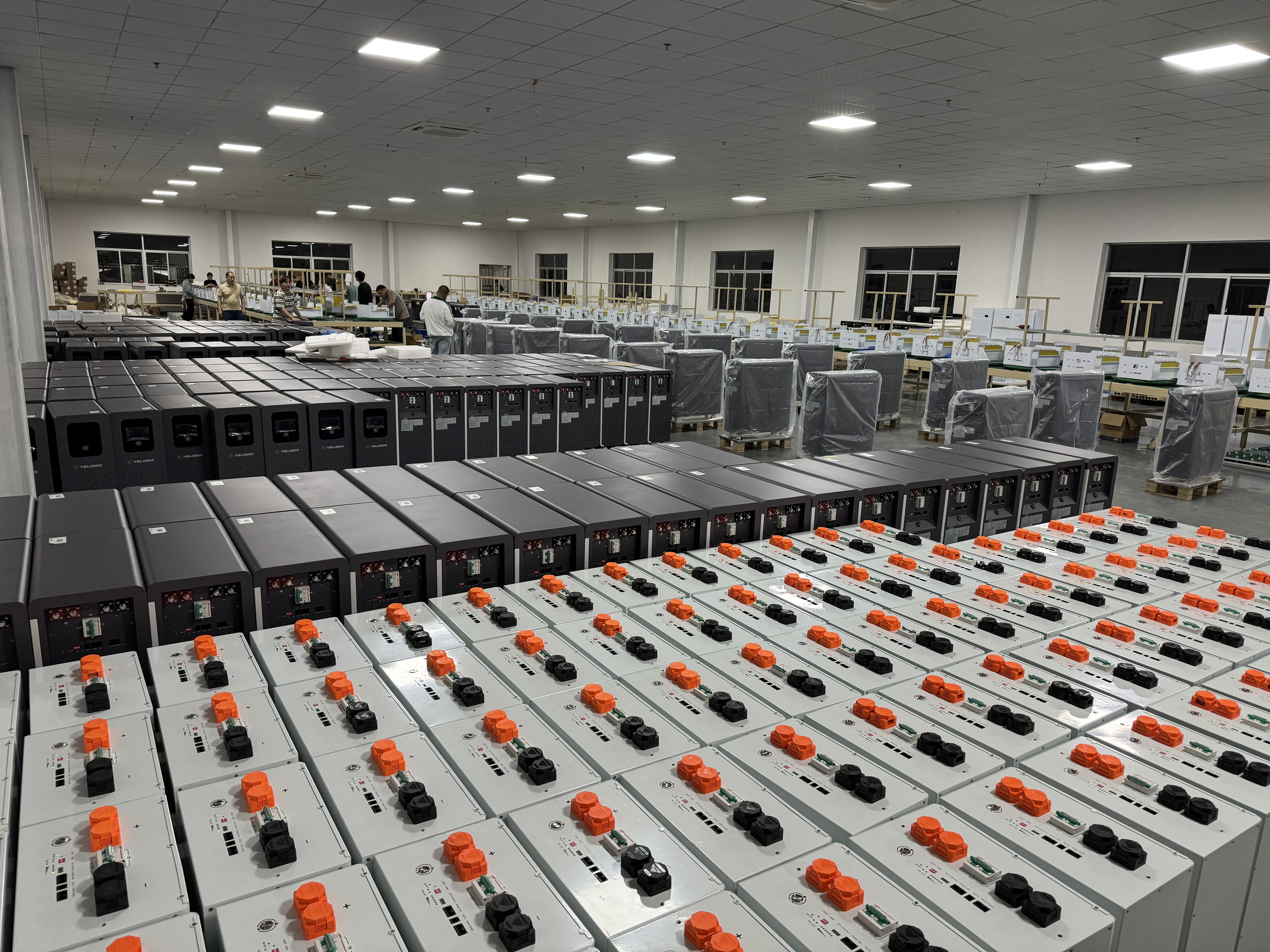 Dimostrazione e presentazione della fabbrica di batterie elettroniche Easternproject