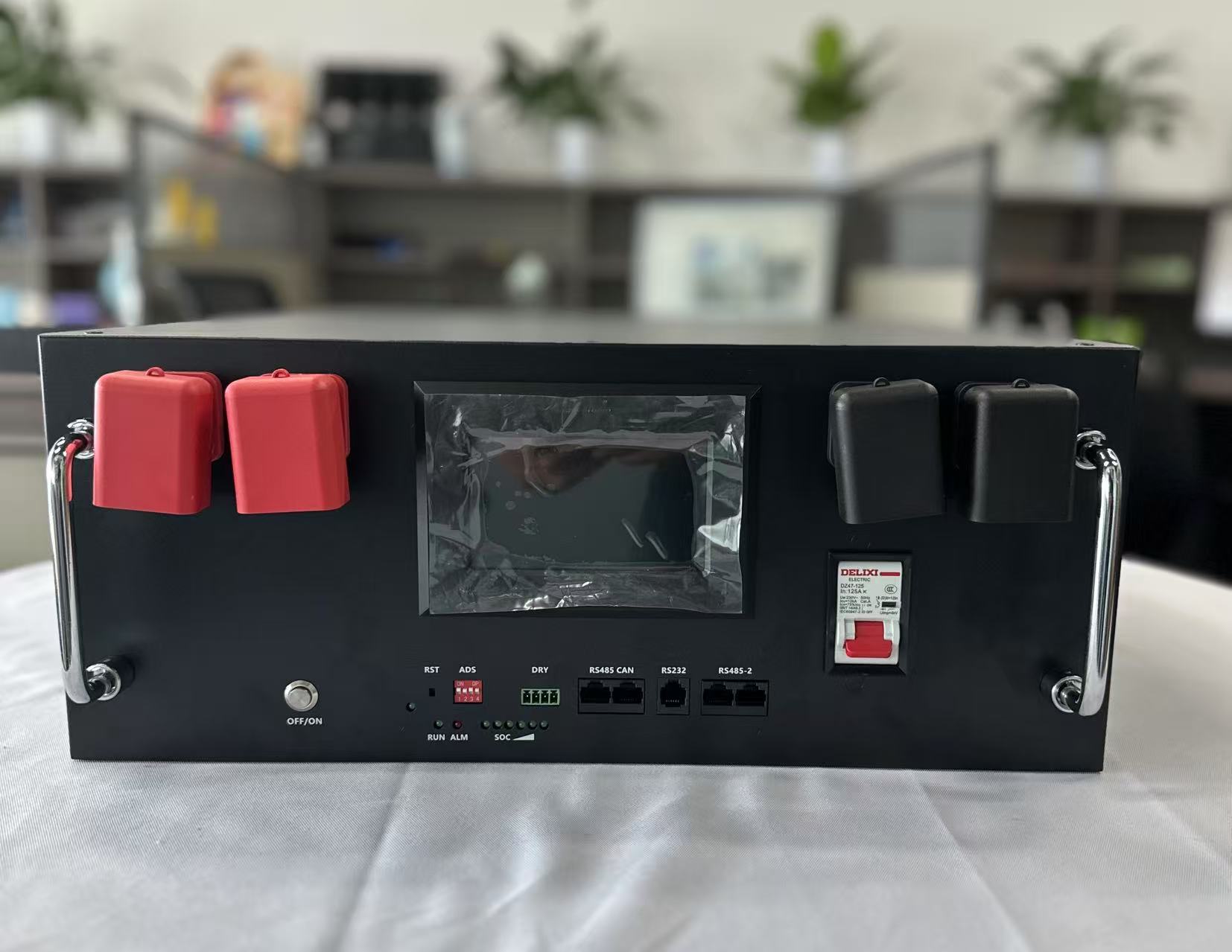 Stohovateľná batéria LiFePO4 EnergyStorage 4U 51,2 V / 100 Ah