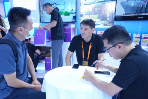 Dịch vụ chuyên nghiệp và chuyên môn kỹ thuật đạt được sự công nhận quốc tế, mở ra các cơ hội hợp tác mới