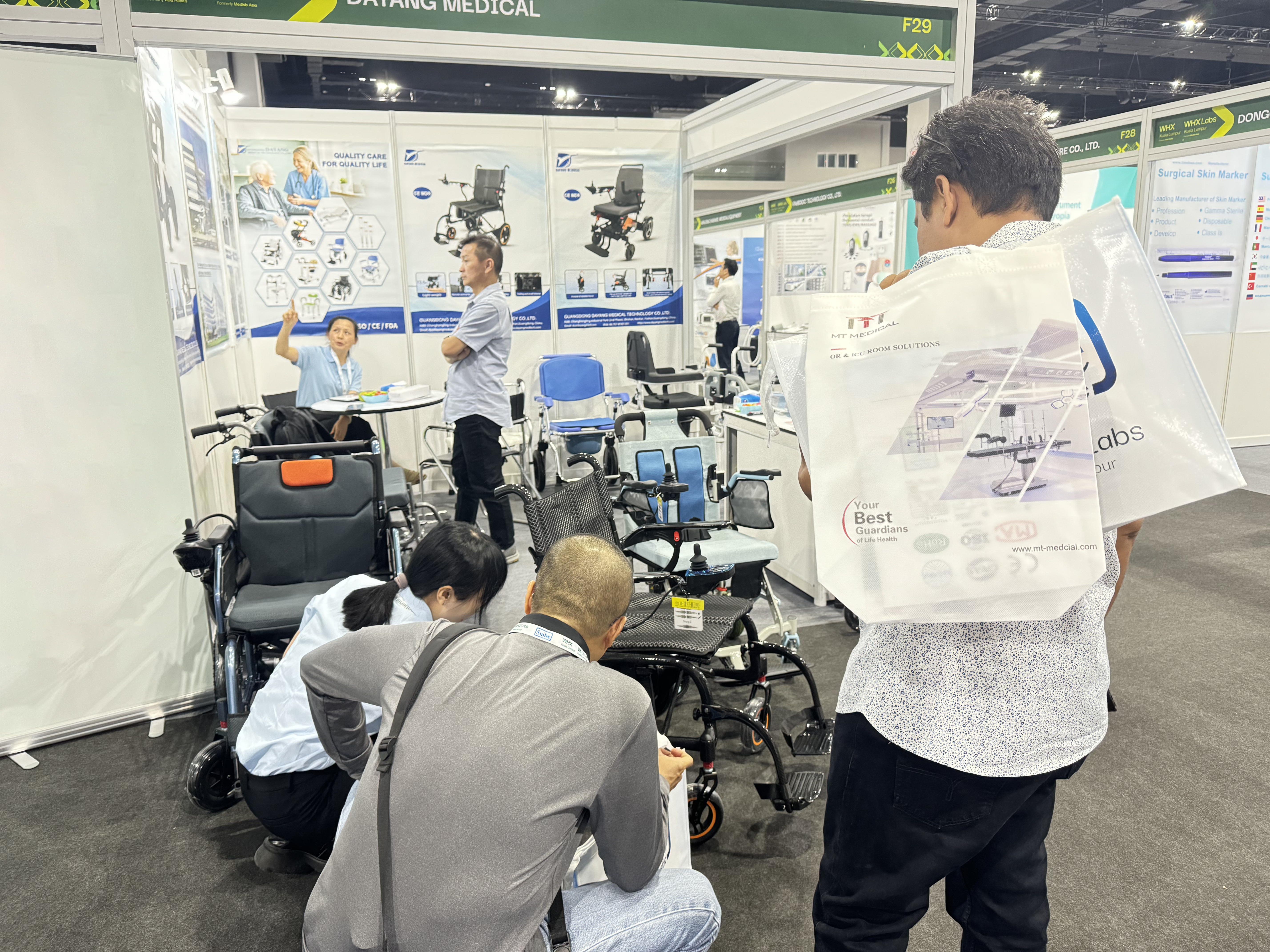 carbon fiber electric wheelchair