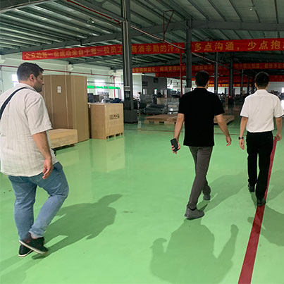 Serbia klient külastas Flamingo tehast