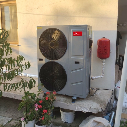 مضخات الحرارة ذات السرعة الثابتة مقابل مضخات الحرارة العاكسة: أيهما الأنسب لمنزلك؟