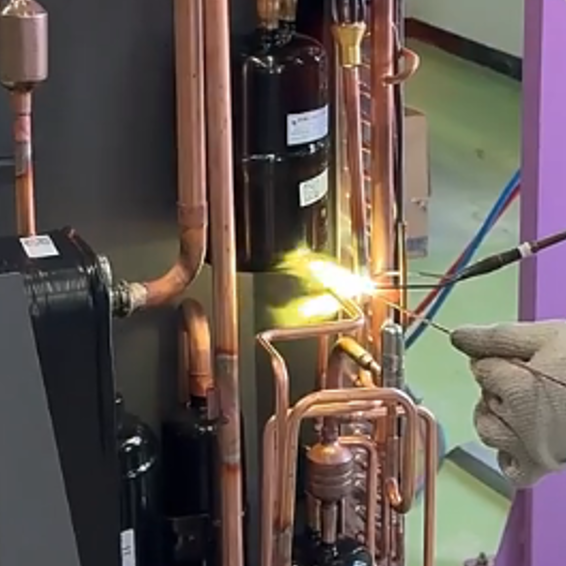 Отключване на напреднали умения в заваряването на медни тръби с термопомпи