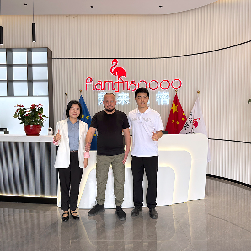 Флајминг Њу Енерџи дочекује клијенте из Дубаија, финализује план прилагођеног производа након обиласка фабрике