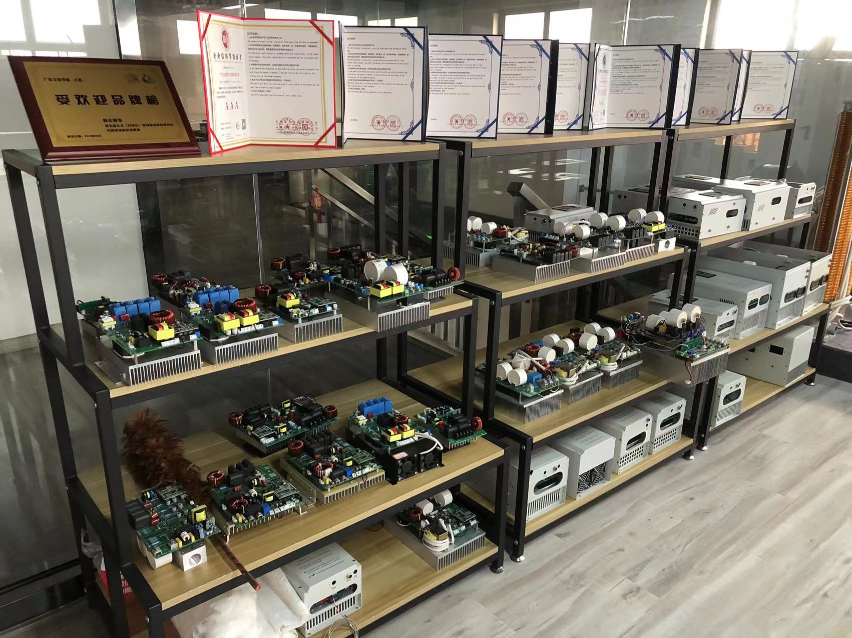 Elektromagnetna indukcija: ključna komponenta neporušitvenega testiranja