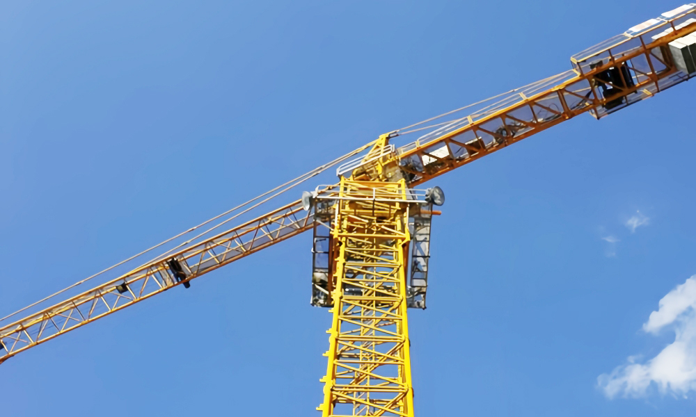 Luffing jib tower crane