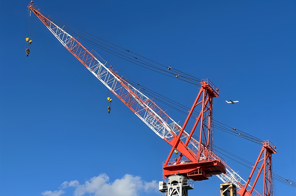 Length hydraulic luffing jib tower crane