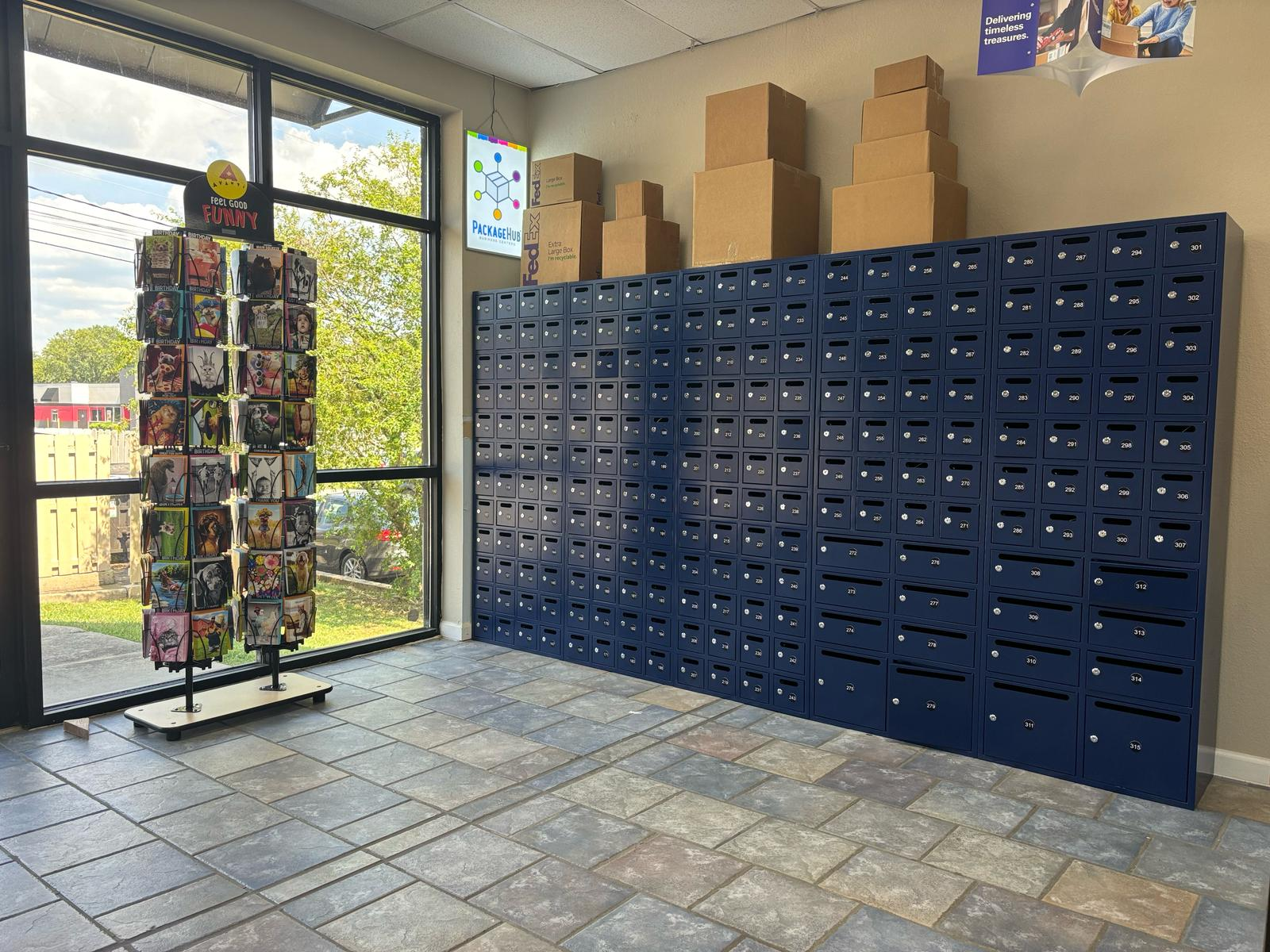 El propietario de una tienda de correos de EE. UU. elige la solución de buzón metálico personalizado de CHNSMILE