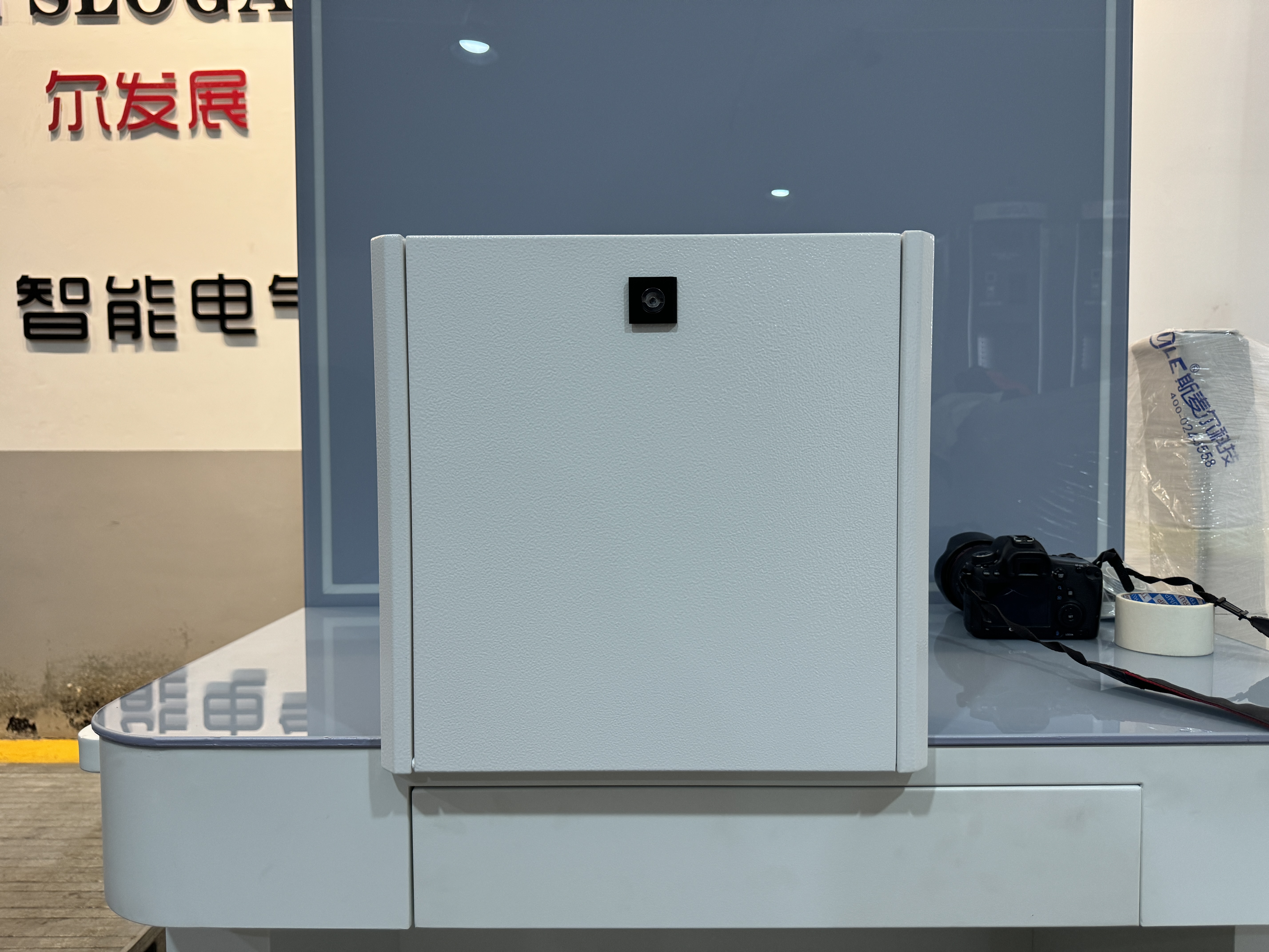 CHNSMILE personaliza cajas de distribución de metal para un cliente de Mongolia