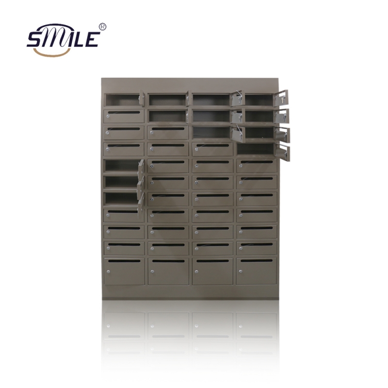 Barna kültéri fürtös üzleti postaláda