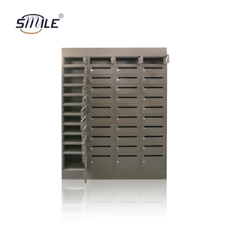 Barna kültéri fürtös üzleti postaláda