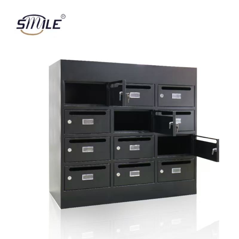 Boîte aux lettres extérieure murale en métal de style appartement