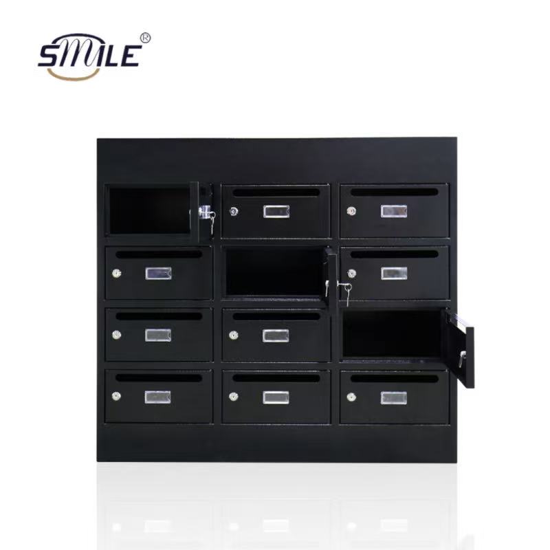 Boîte aux lettres extérieure murale en métal de style appartement