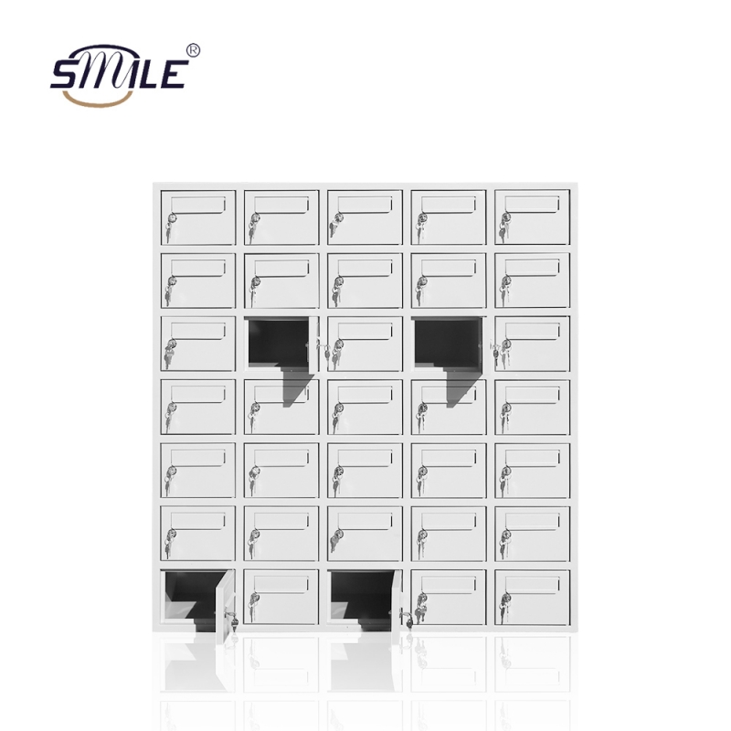 35-ovinen moderni ulkopostilaatikko yrityksille