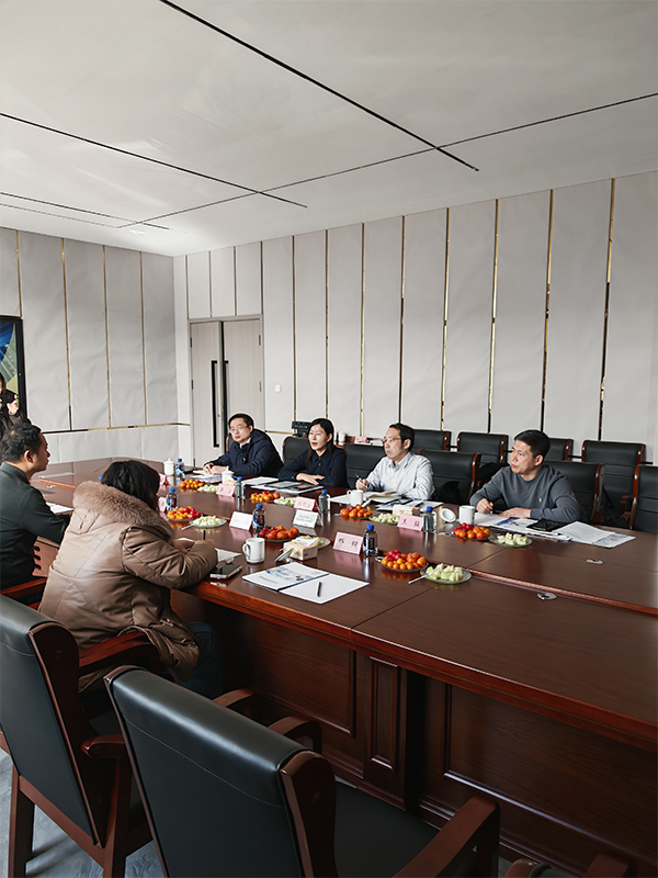 หารือเกี่ยวกับสถานที่โรงงานแห่งใหม่และทิศทางการพัฒนาในอนาคตกับตัวแทนของรัฐบาลเทศบาลซินหมิน