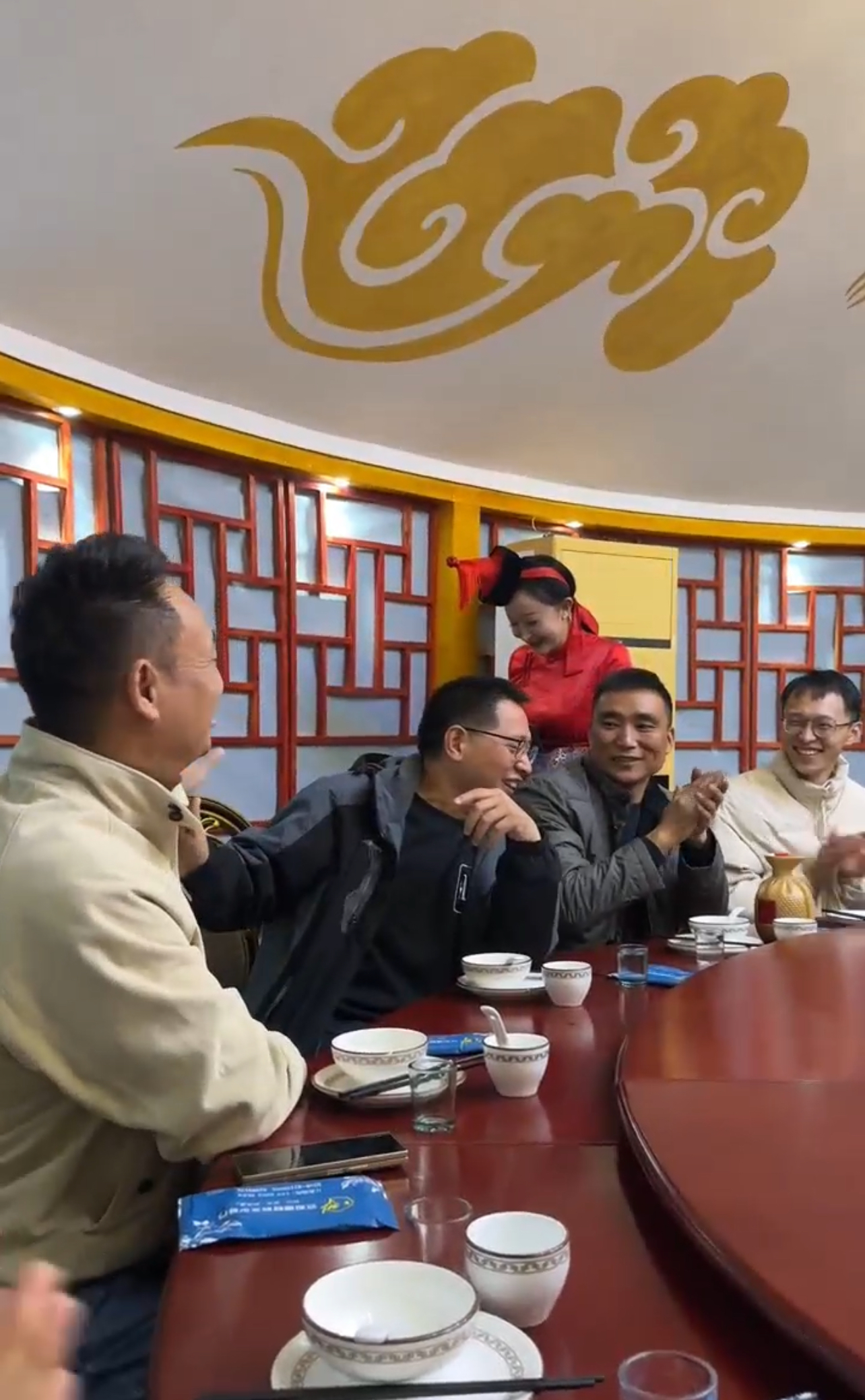 生产部门产能取得重大突破：团队努力与庆祝