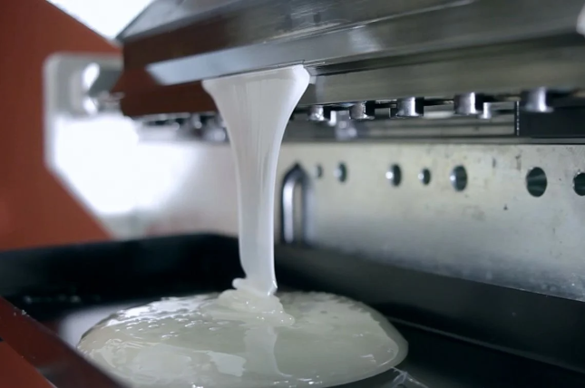 诸多相似之处——粘合剂作为推动因素