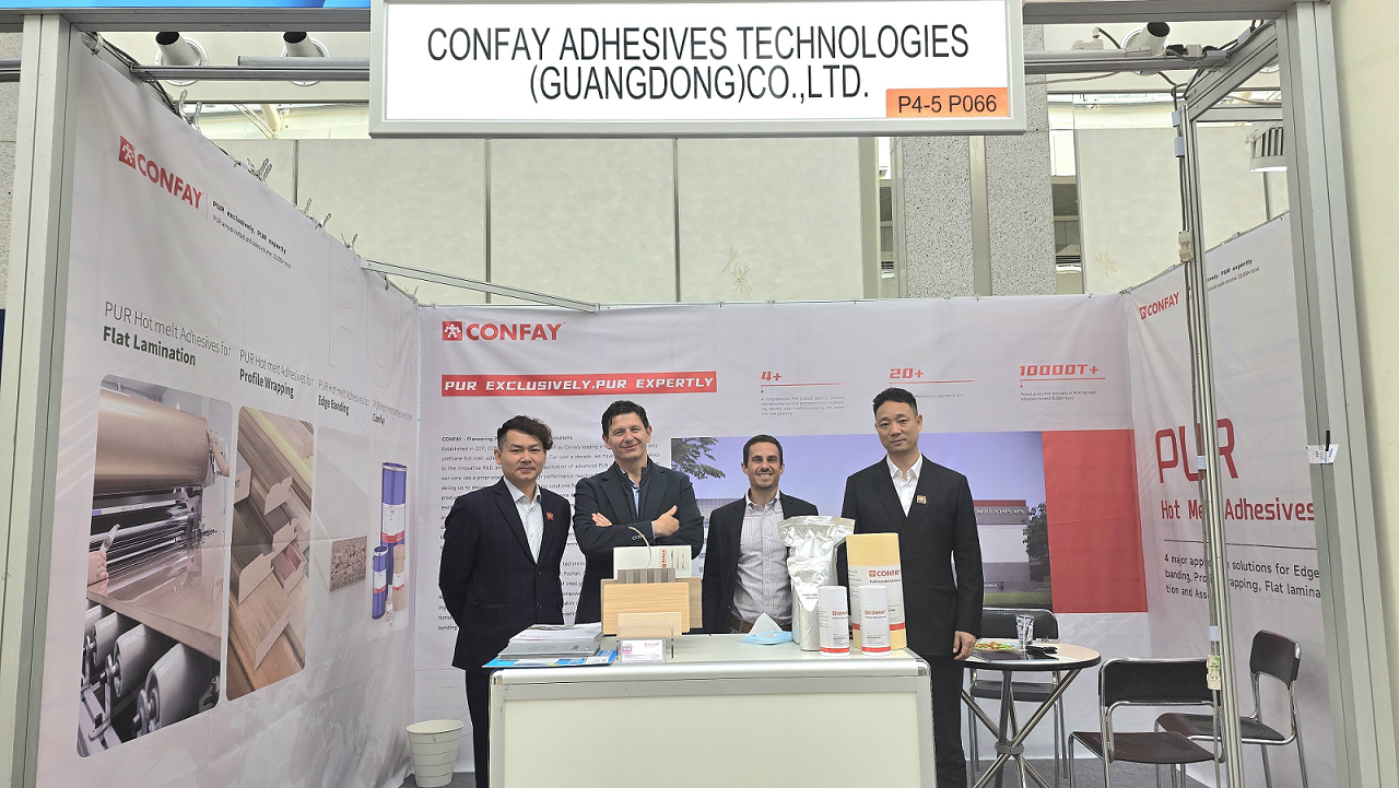 PUR hot melt adhesive