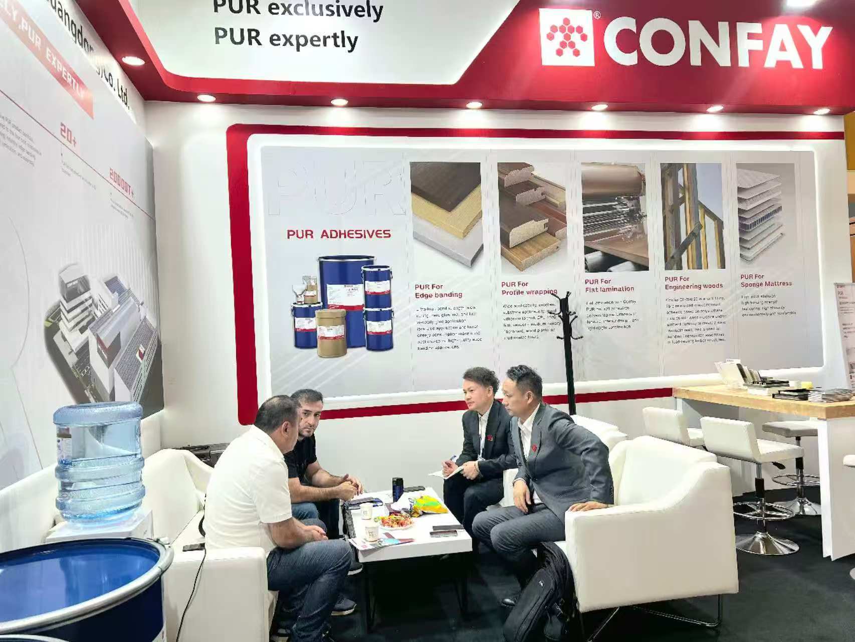 Polyurethane reactive glue