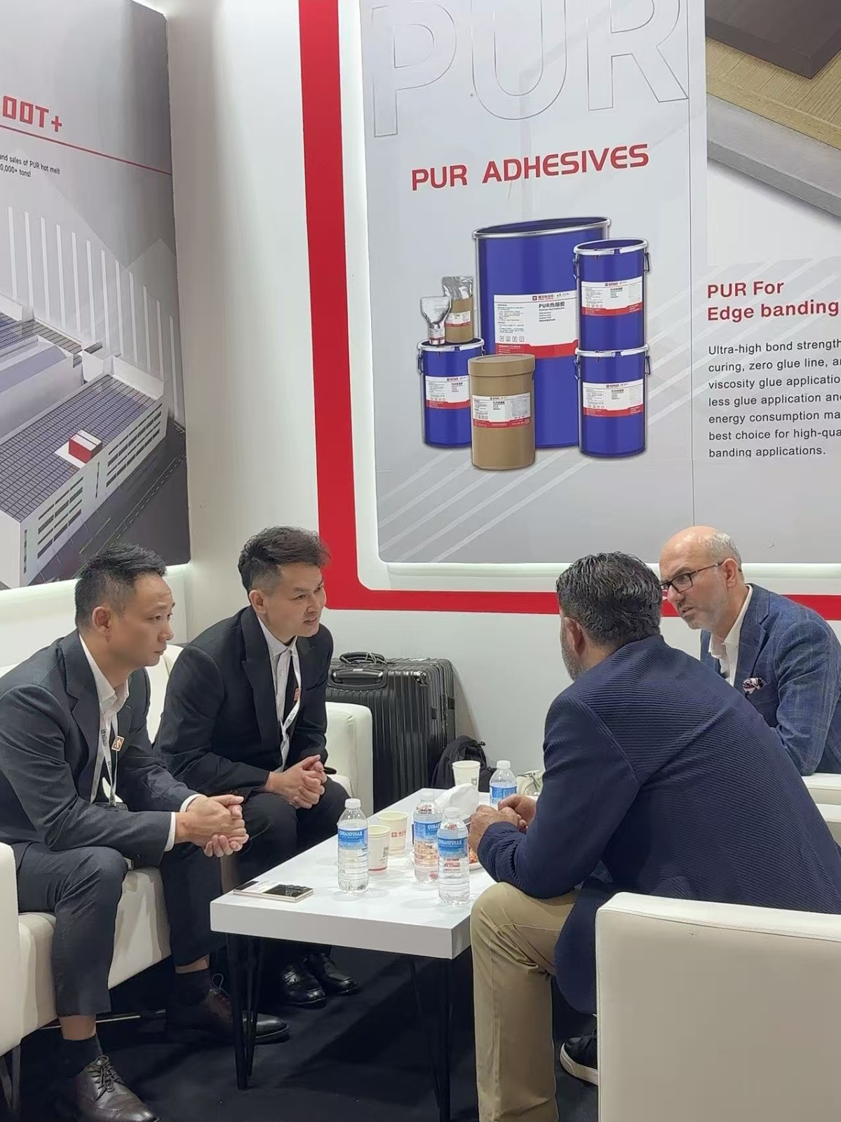 Polyurethane reactive glue