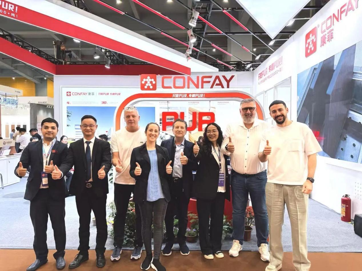 PUR hot melt adhesive