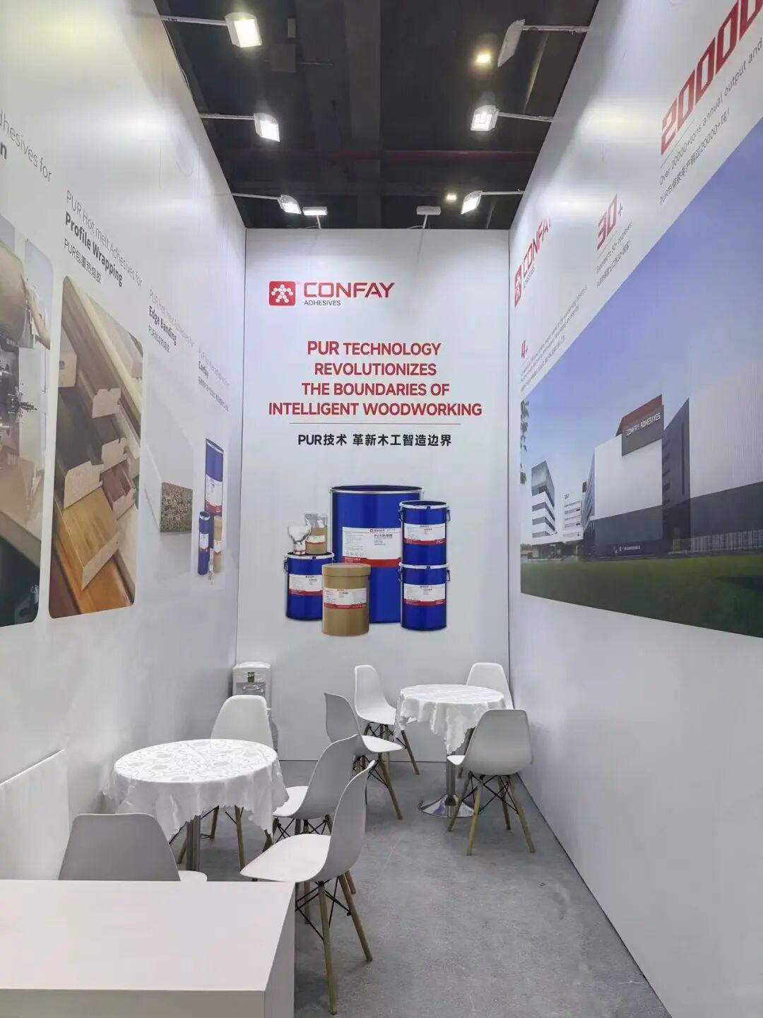 PUR hot melt adhesive