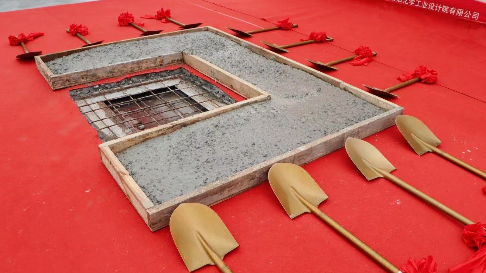 Hot melt adhesive factory