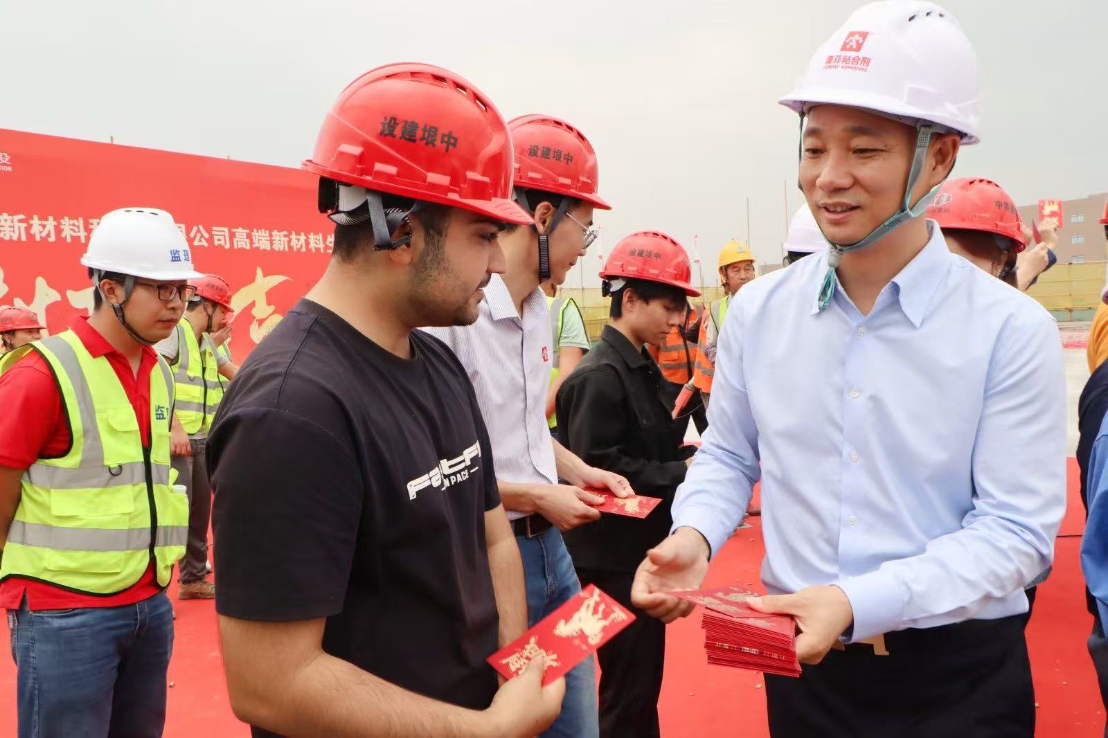 PUR hot melt adhesive