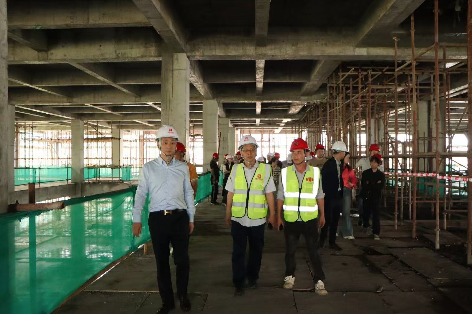 PUR hot melt adhesive