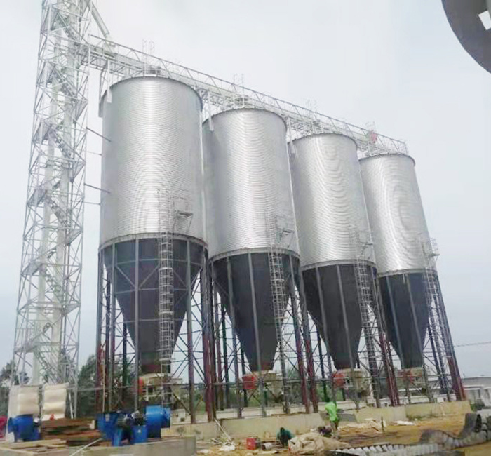 Steel thermal insulation silo