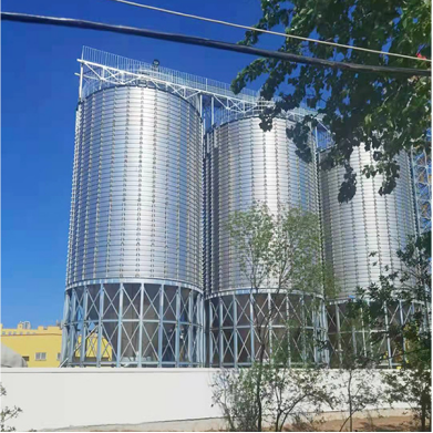 Spiral corn silo