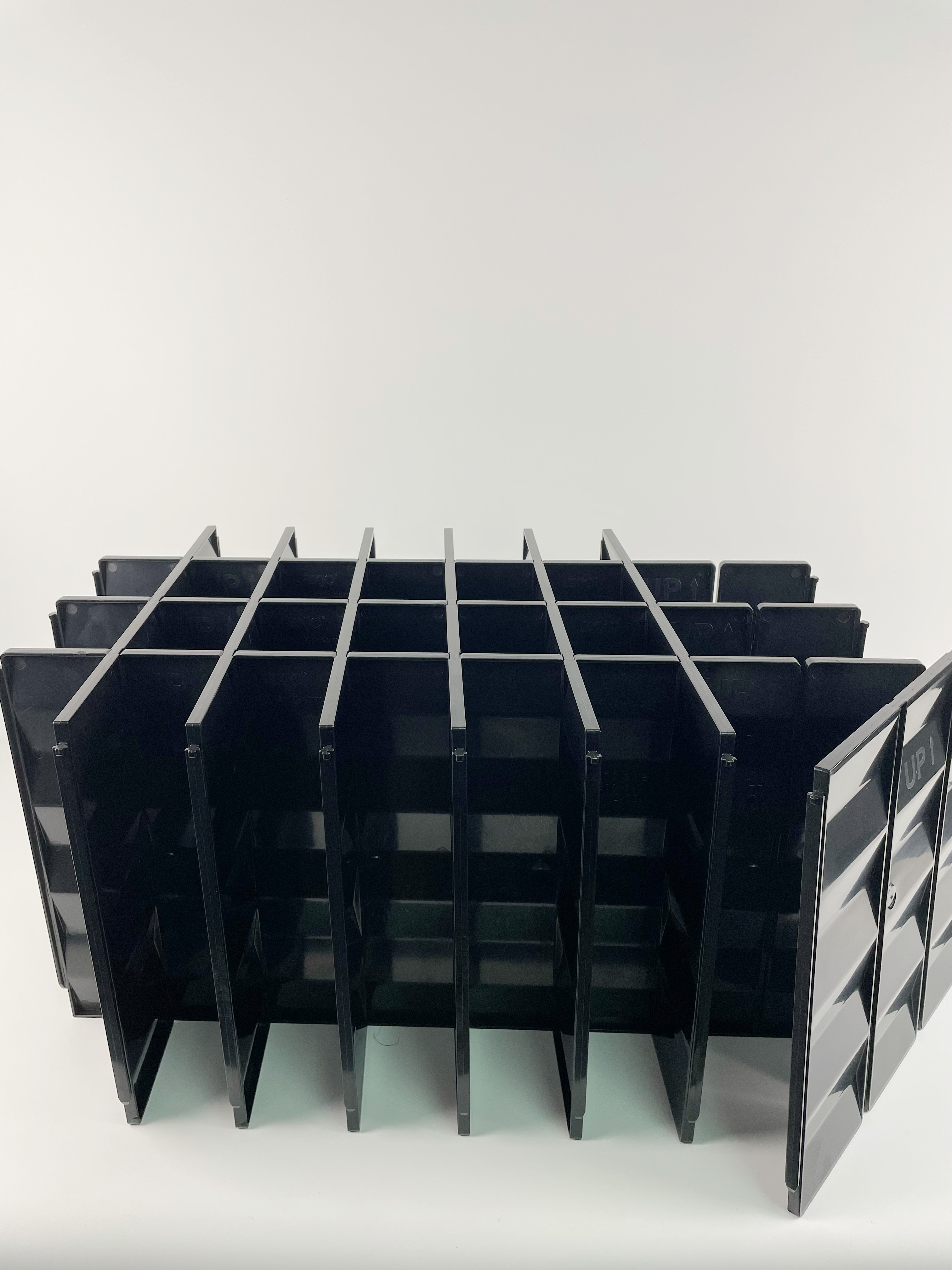 High-Volume Plastic Stacking Mold Injection
