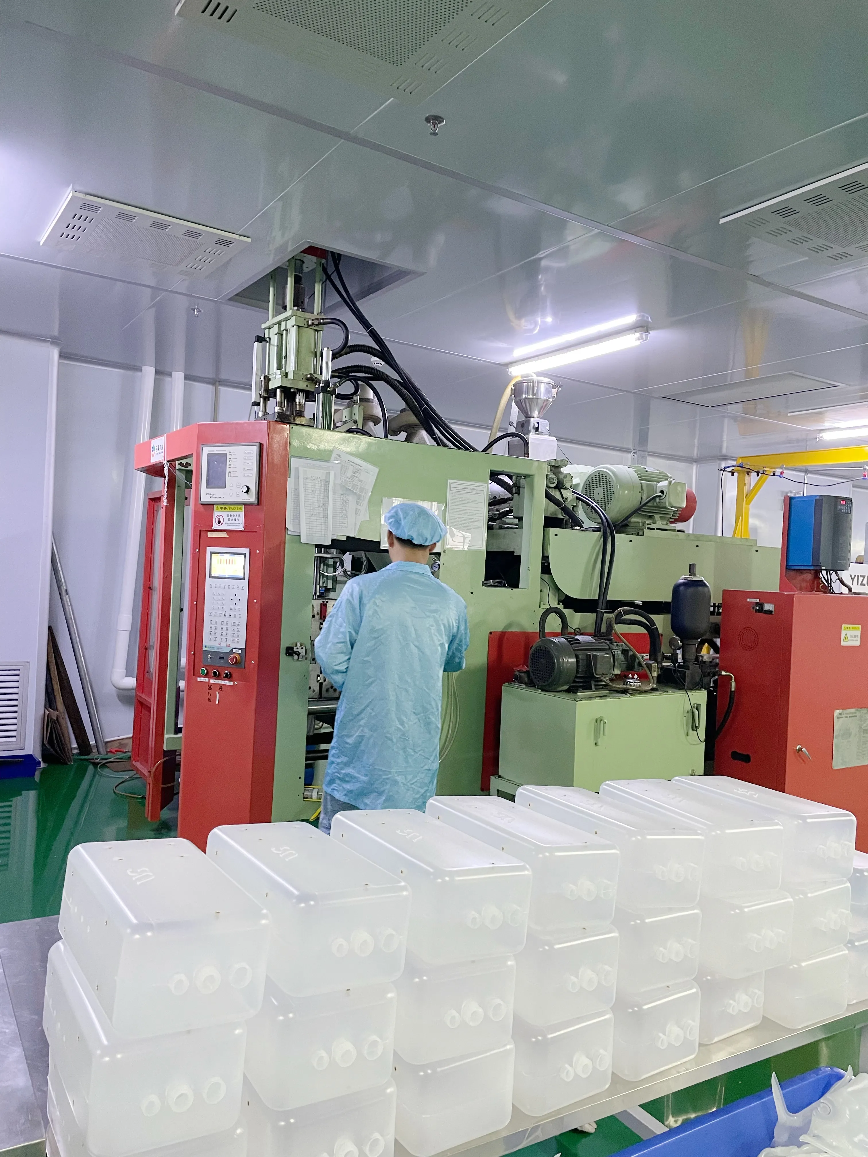 Dust-Free Workshop_Blow Molding Factory Custom Plastic Blow Mould