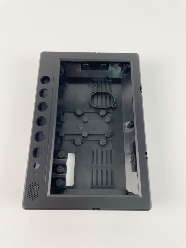 רכיבי פלסטיק פרימיום לרכב